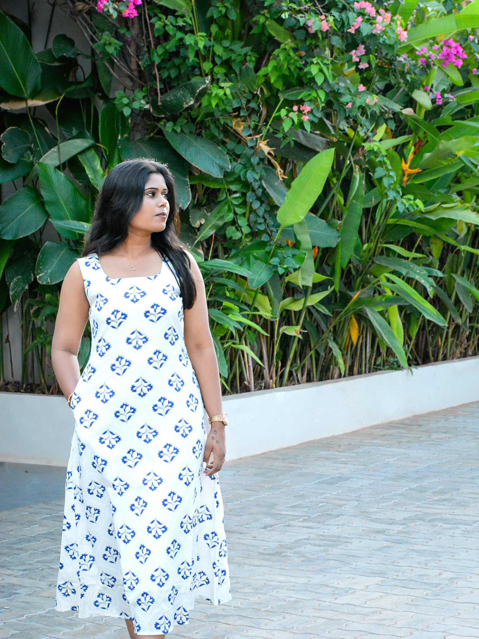 White Sleeveless A-Line Maxi Dress with Back Waist Knot - Image 4