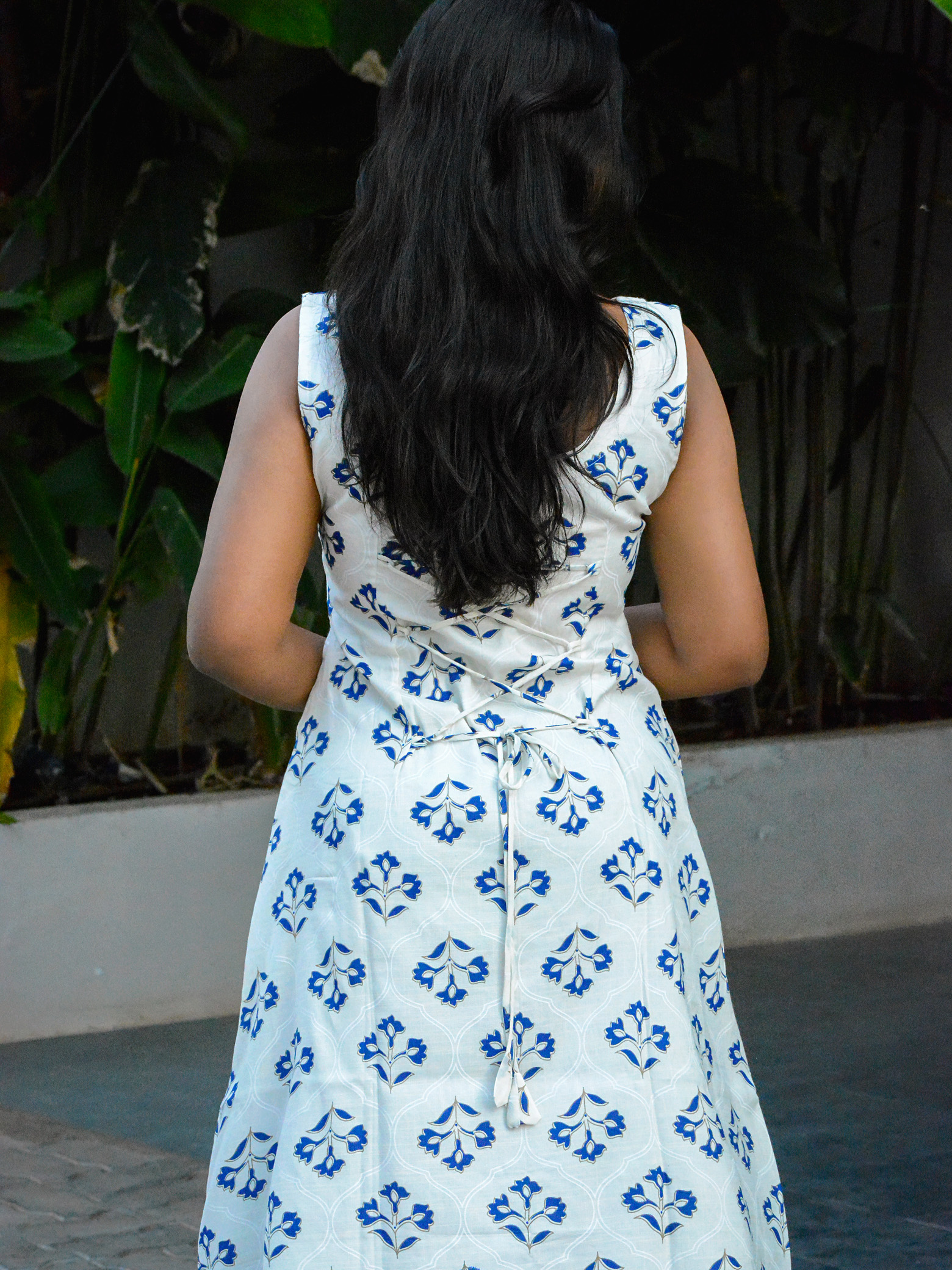 White Sleeveless A-Line Maxi Dress with Back Waist Knot - Image 3
